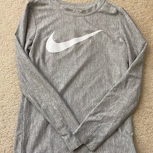 Boys Nike Long sleeve shirt